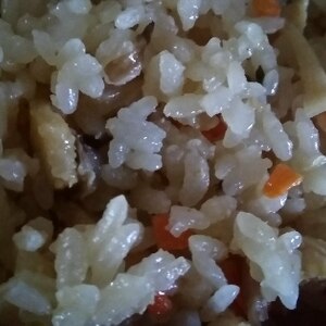 【電気圧力鍋】鮭とばの玄米炊き込みご飯